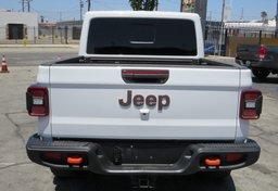 2020 Jeep Gladiator - Image 11