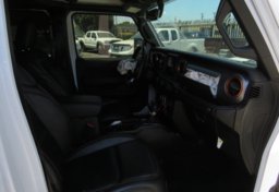 2020 Jeep Gladiator - Image 31