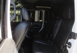 2020 Jeep Gladiator - Image 32