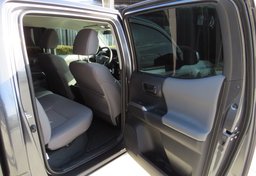 2021 Toyota Tacoma 4WD - Image 31