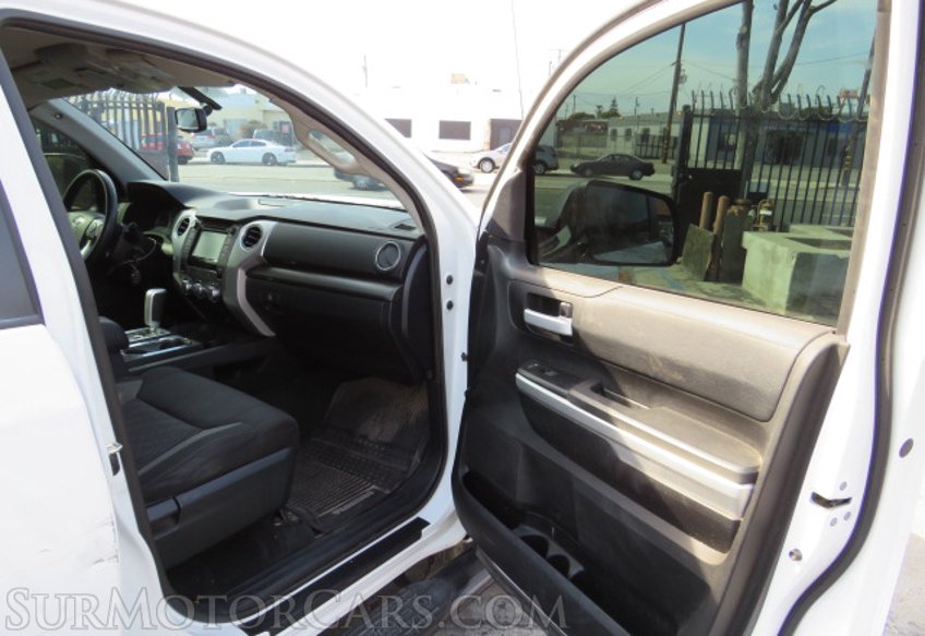 2017 Toyota Tundra - Image 22