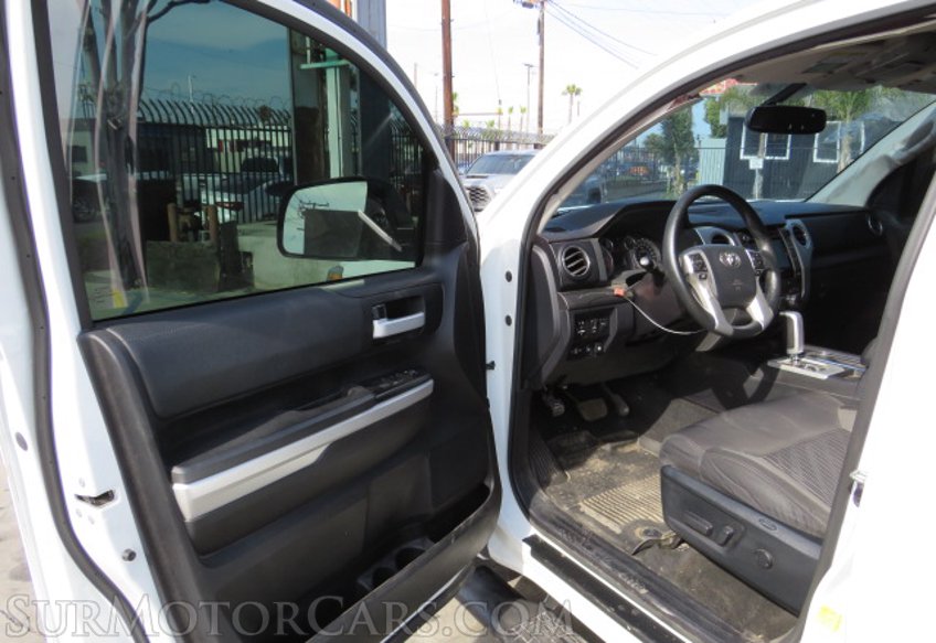 2017 Toyota Tundra - Image 21