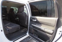 2017 Toyota Tundra - Image 24