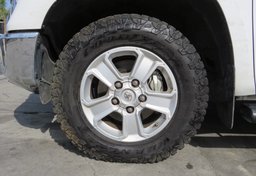 2017 Toyota Tundra - Image 13