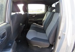 2020 Toyota Tacoma 4WD - Image 34
