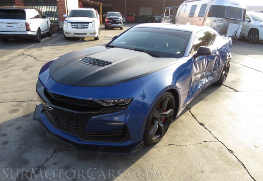 2019 Chevrolet Camaro - Image 2