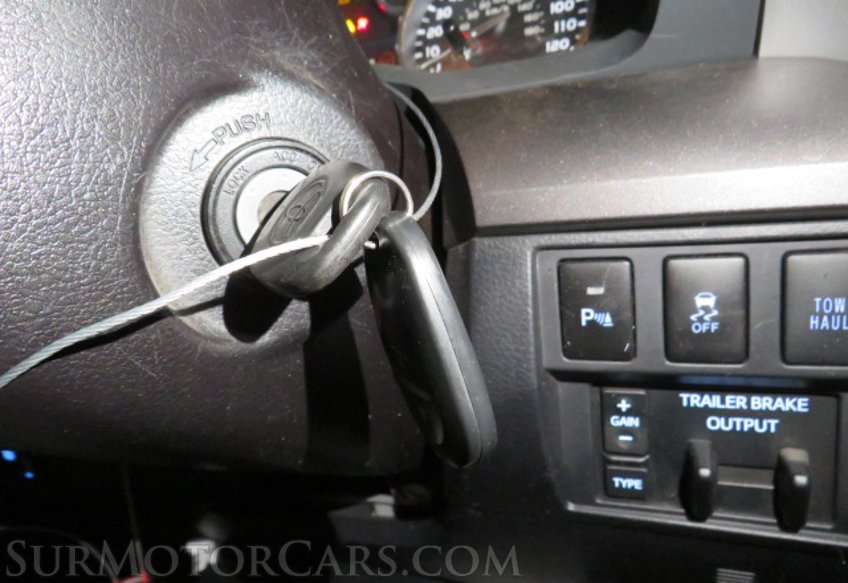 2017 Toyota Tundra 4WD - Image 32