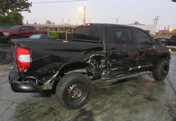 2017 Toyota Tundra 4WD - Image 8