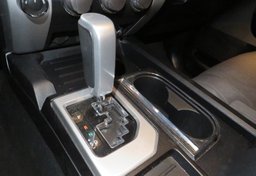 2017 Toyota Tundra 4WD - Image 41