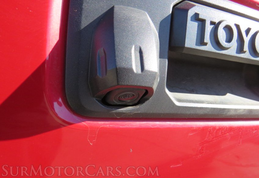 2019 Toyota Tacoma - Image 18