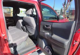 2019 Toyota Tacoma - Image 24