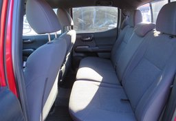 2019 Toyota Tacoma - Image 29