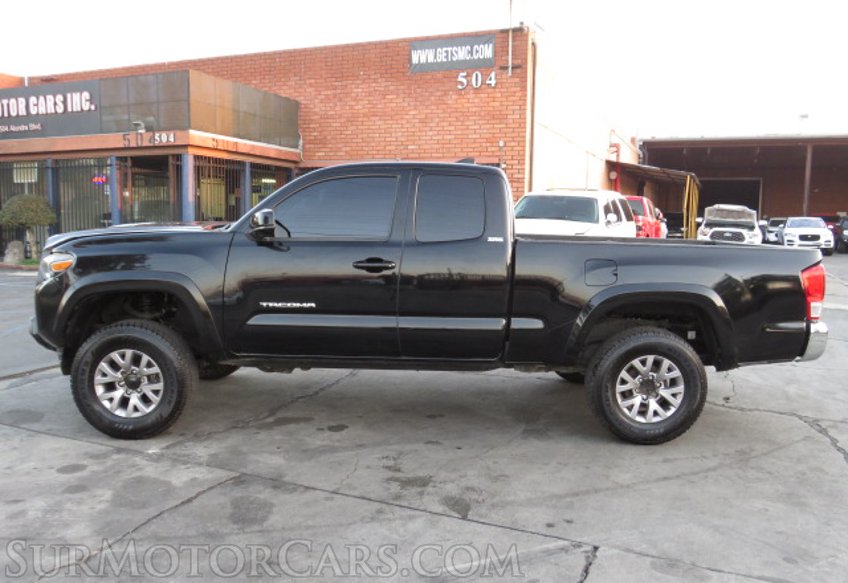 2017 Toyota Tacoma - Image 5