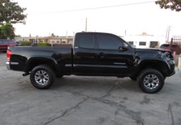 2017 Toyota Tacoma - Image 6