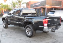 2017 Toyota Tacoma - Image 10