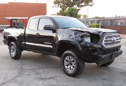 2017 Toyota Tacoma - Image 4
