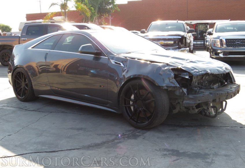 2011 Cadillac CTS-V Coupe - Image 4