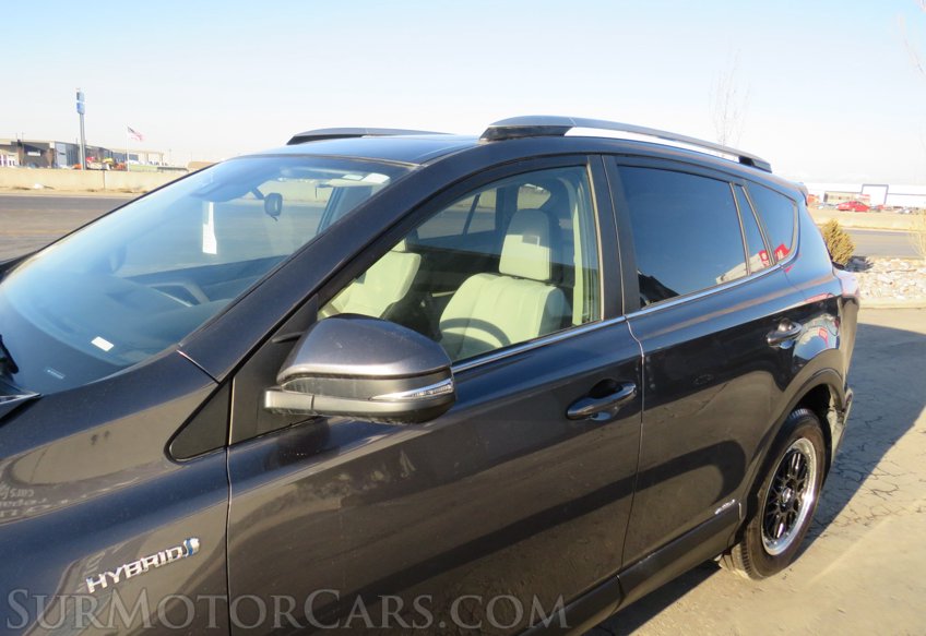 2017 Toyota RAV4 Hybrid - Image 15