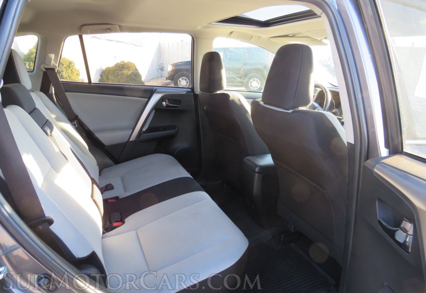 2017 Toyota RAV4 Hybrid - Image 32