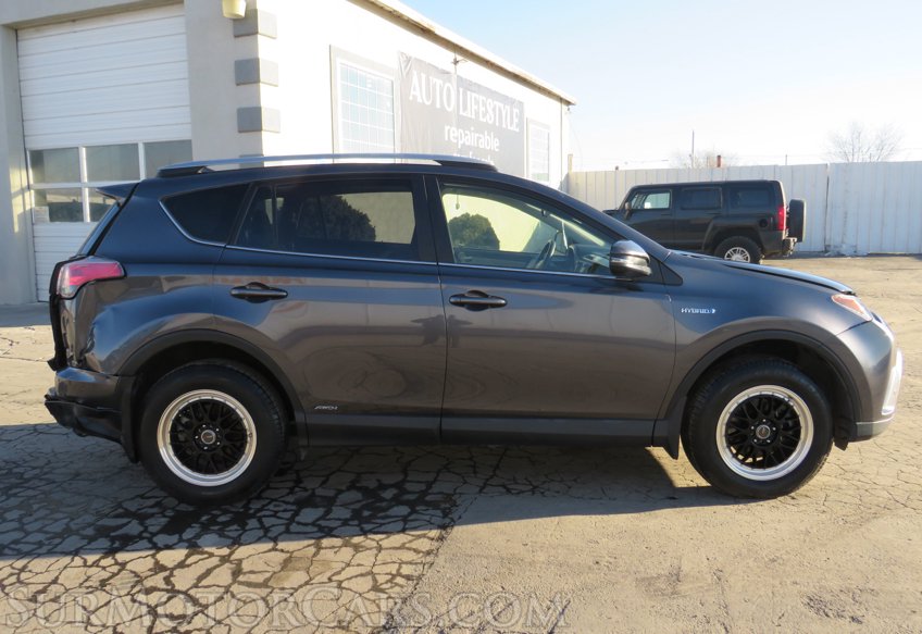 2017 Toyota RAV4 Hybrid - Image 10