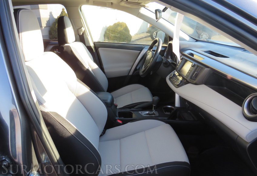 2017 Toyota RAV4 Hybrid - Image 27