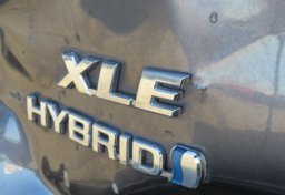 2017 Toyota RAV4 Hybrid - Image 20