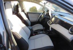 2017 Toyota RAV4 Hybrid - Image 27