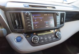 2017 Toyota RAV4 Hybrid - Image 38