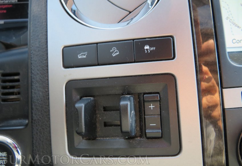2016 Ford Expedition EL - Image 40