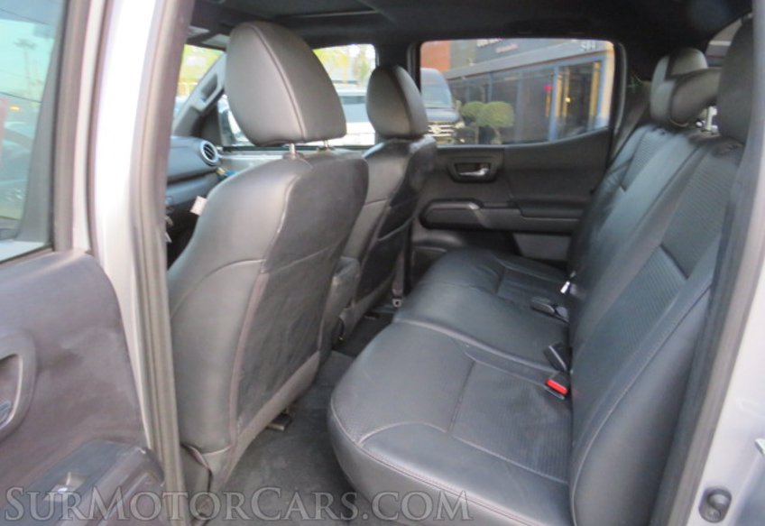 2020 Toyota Tacoma 4WD - Image 33