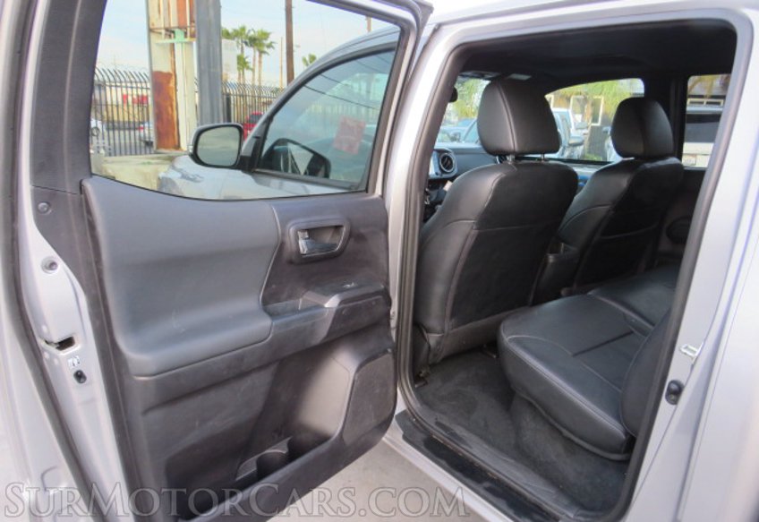 2020 Toyota Tacoma 4WD - Image 25