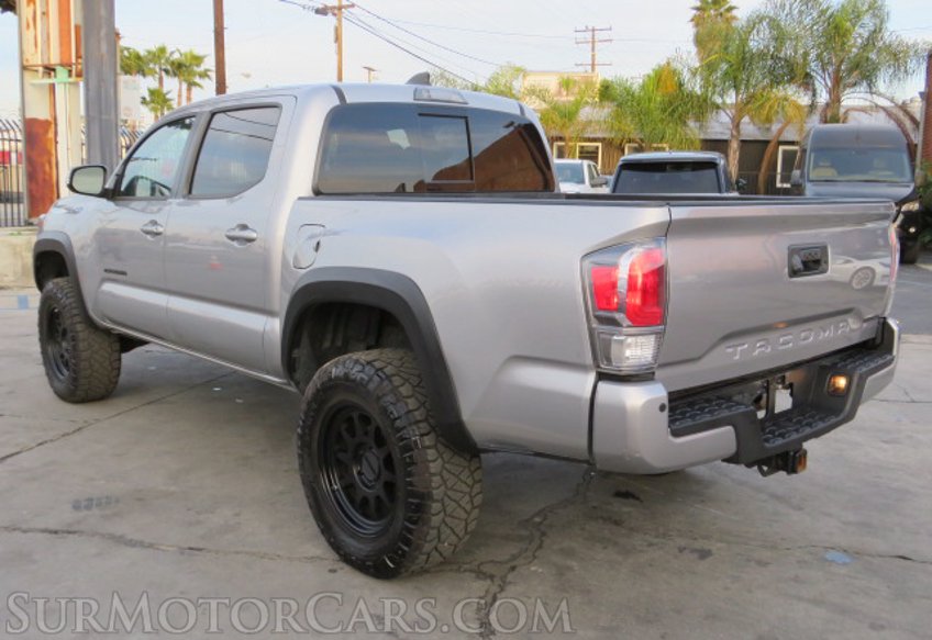 2020 Toyota Tacoma 4WD - Image 9