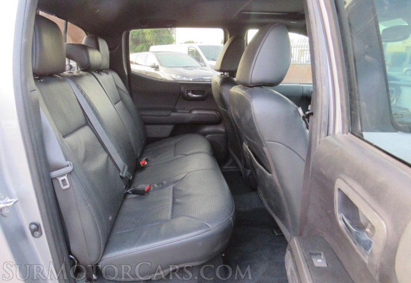 2020 Toyota Tacoma 4WD - Image 32