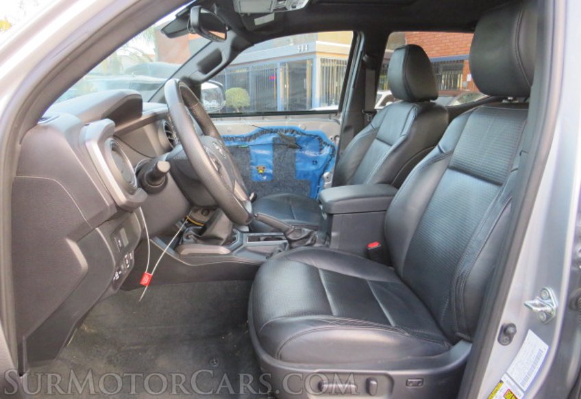 2020 Toyota Tacoma 4WD - Image 30