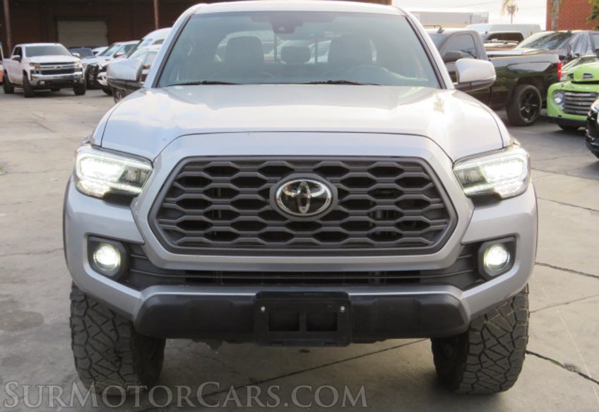 2020 Toyota Tacoma 4WD - Image 11