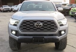 2020 Toyota Tacoma 4WD - Image 11
