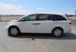 2016 Honda Odyssey - Image 12