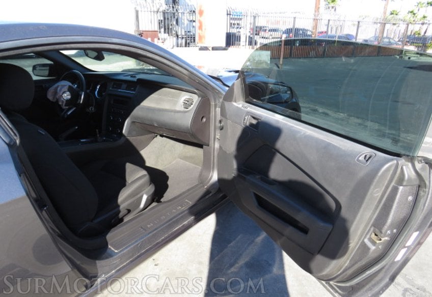 2014 Ford Mustang - Image 20