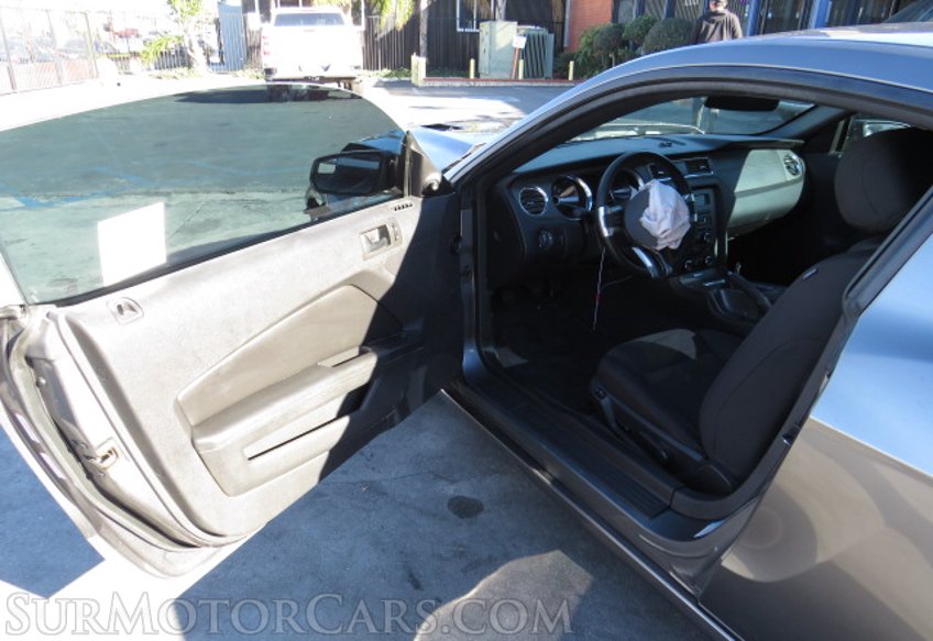 2014 Ford Mustang - Image 19