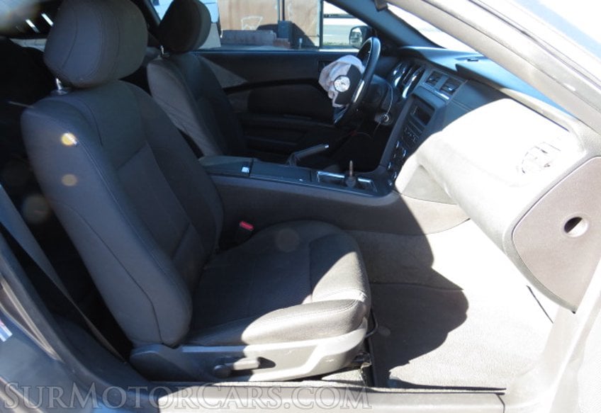 2014 Ford Mustang - Image 21