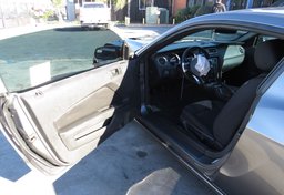 2014 Ford Mustang - Image 19