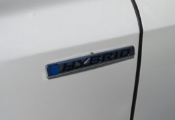 2022 Honda CR-V Hybrid - Image 13