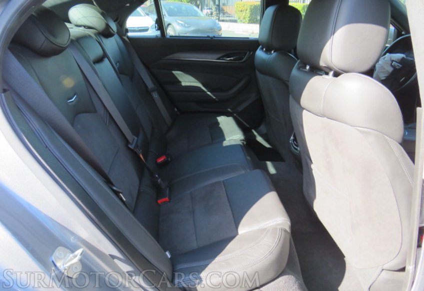 2019 Cadillac CTS-V Sedan - Image 31