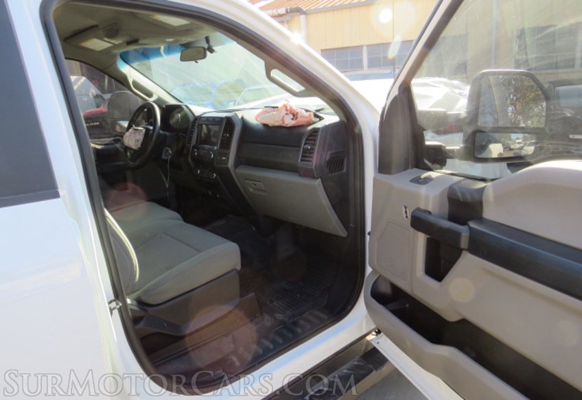 2019 Ford Super Duty F-350 DRW - Image 28