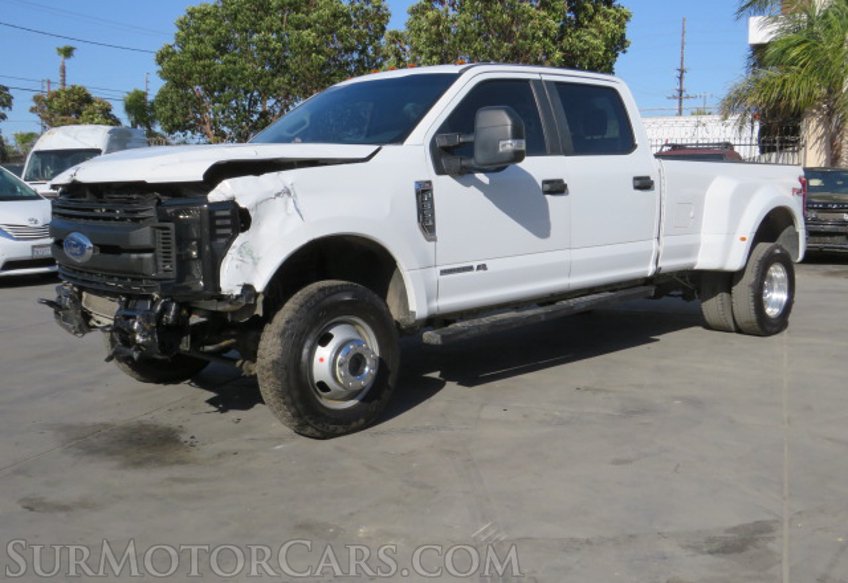 2019 Ford Super Duty F-350 DRW - Image 4