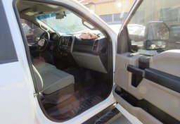 2019 Ford Super Duty F-350 DRW - Image 28