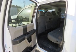 2019 Ford Super Duty F-350 DRW - Image 29