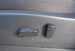 2022 Nissan Frontier - Image 37