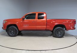 2016 Toyota Tacoma - Image 12