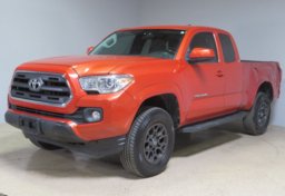 2016 Toyota Tacoma - Image 3